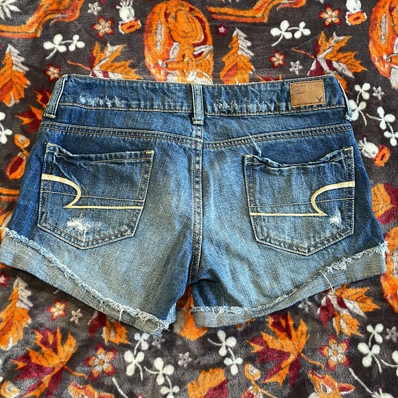 Shorts - Picture 2 of 3